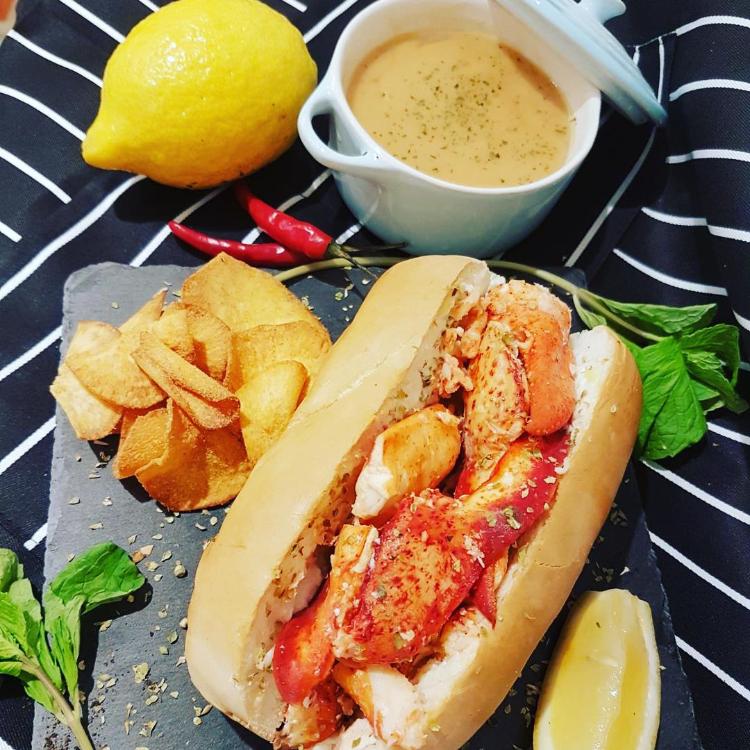 Lobster Roll Set by Chunky Lobsters @ The Cathay