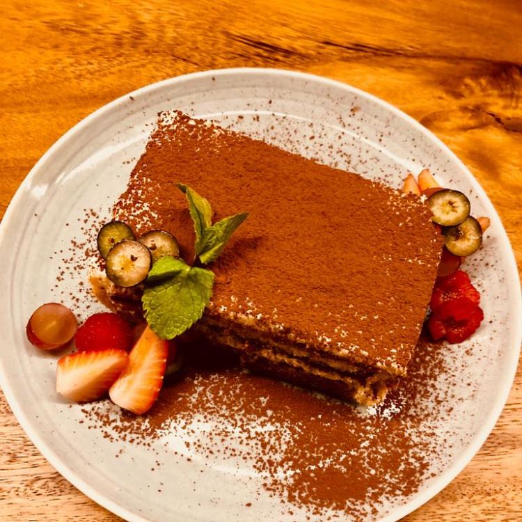 Cavemen Restaurant & Bar - Chope