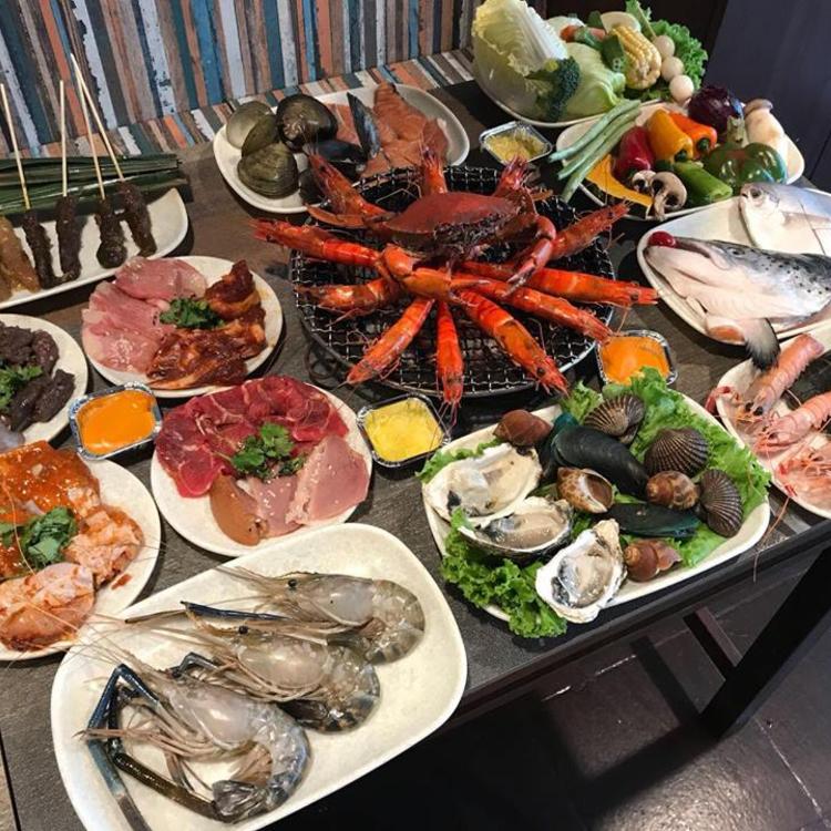Thai Tanic Live Seafood Hotpot - 35% Off Buffet