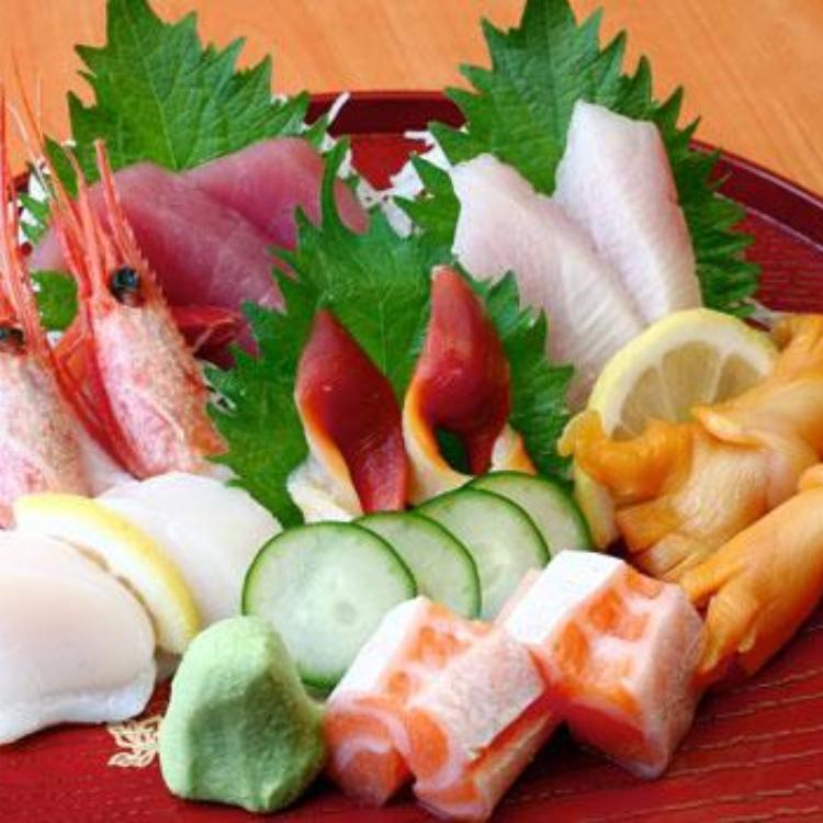 Standing Sushi Bar (Marina One)