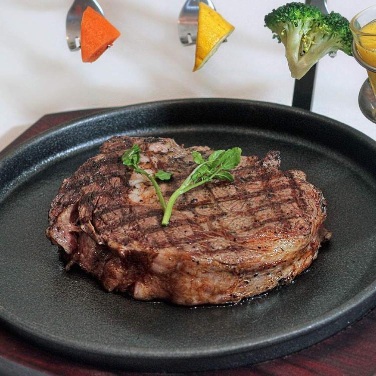 Lawry's The Prime Rib Singapore