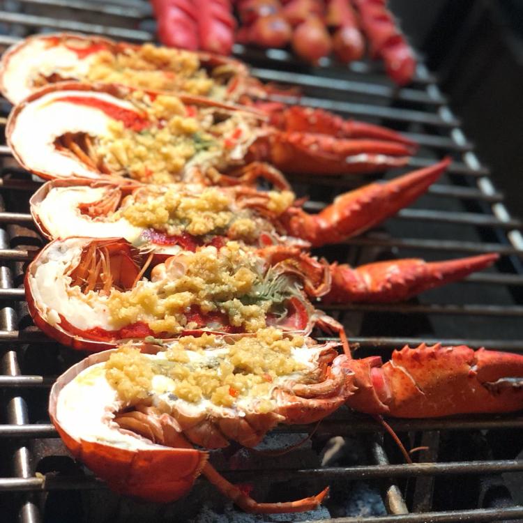 The Three Peacocks - 10% Off Buffet Dinner