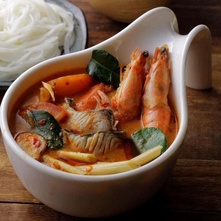 2 Course Set Menu + Drinks for 2 Pax by Noodle Thai Thai Kitchen @ Beach Road - Chope