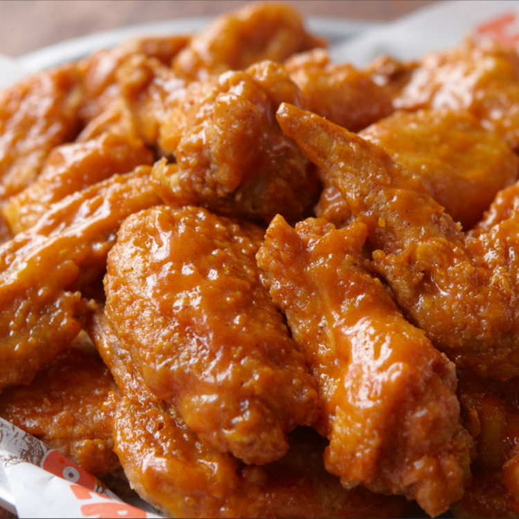 1-for-1 Signature Mains by Hooters